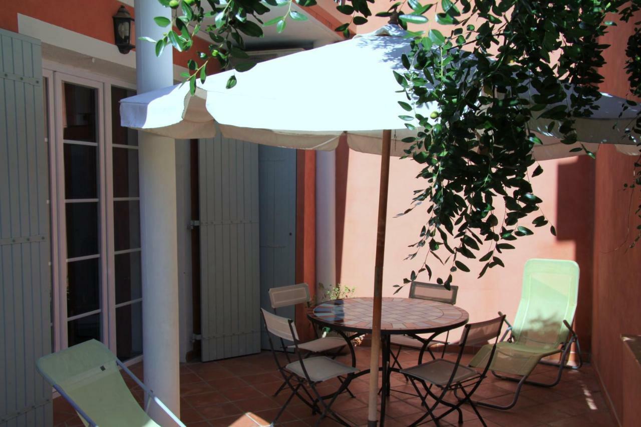 Appartement Avec Patio Et Garage Centre Ville Et Plage Sanary-sur-Mer Eksteriør bilde