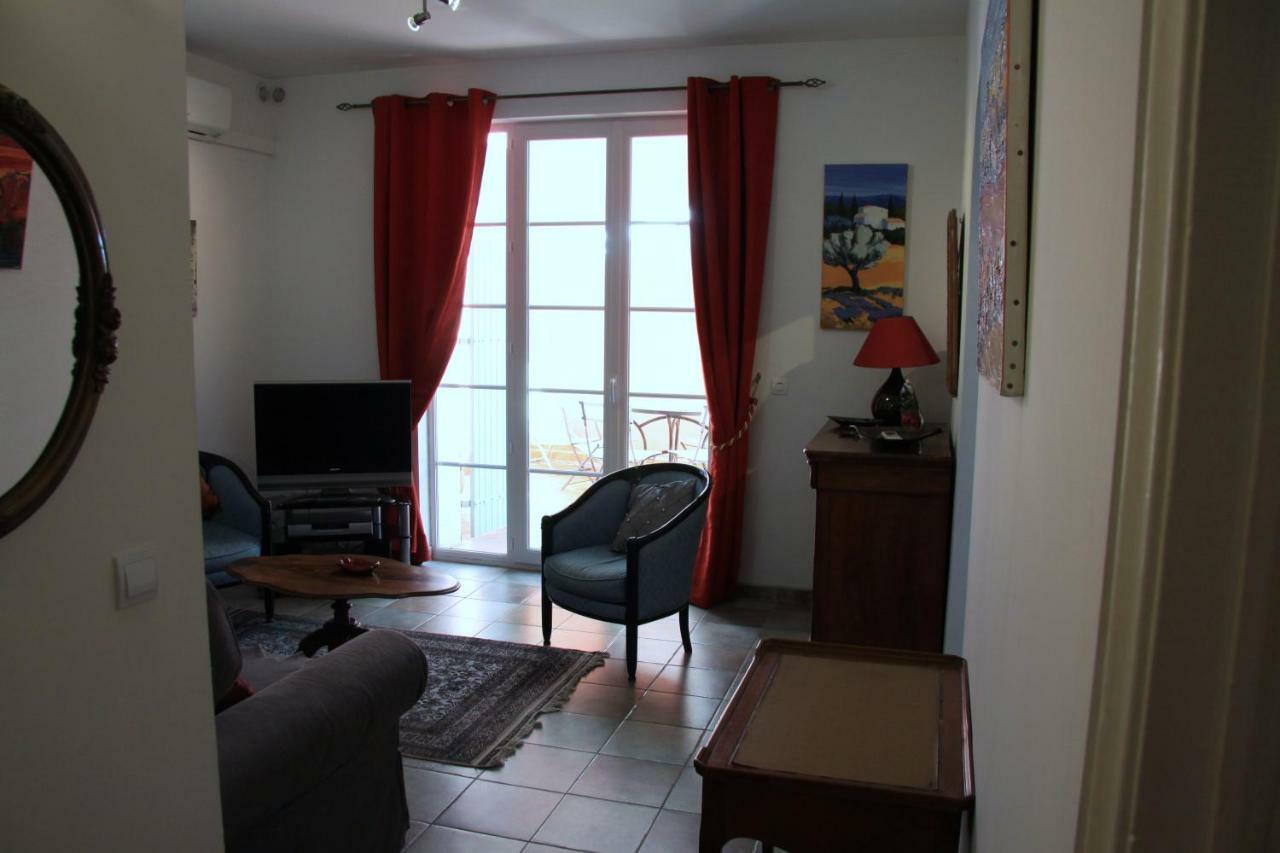 Appartement Avec Patio Et Garage Centre Ville Et Plage Sanary-sur-Mer Eksteriør bilde